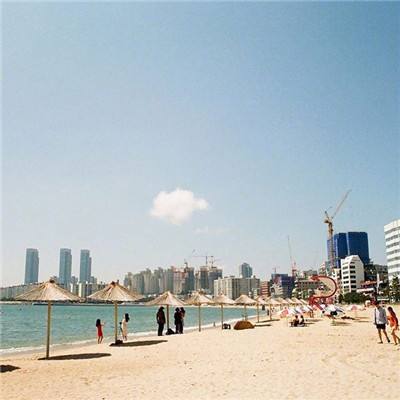 新包 | GUCCI 发布2025春夏男装系列：城市邂逅海滩